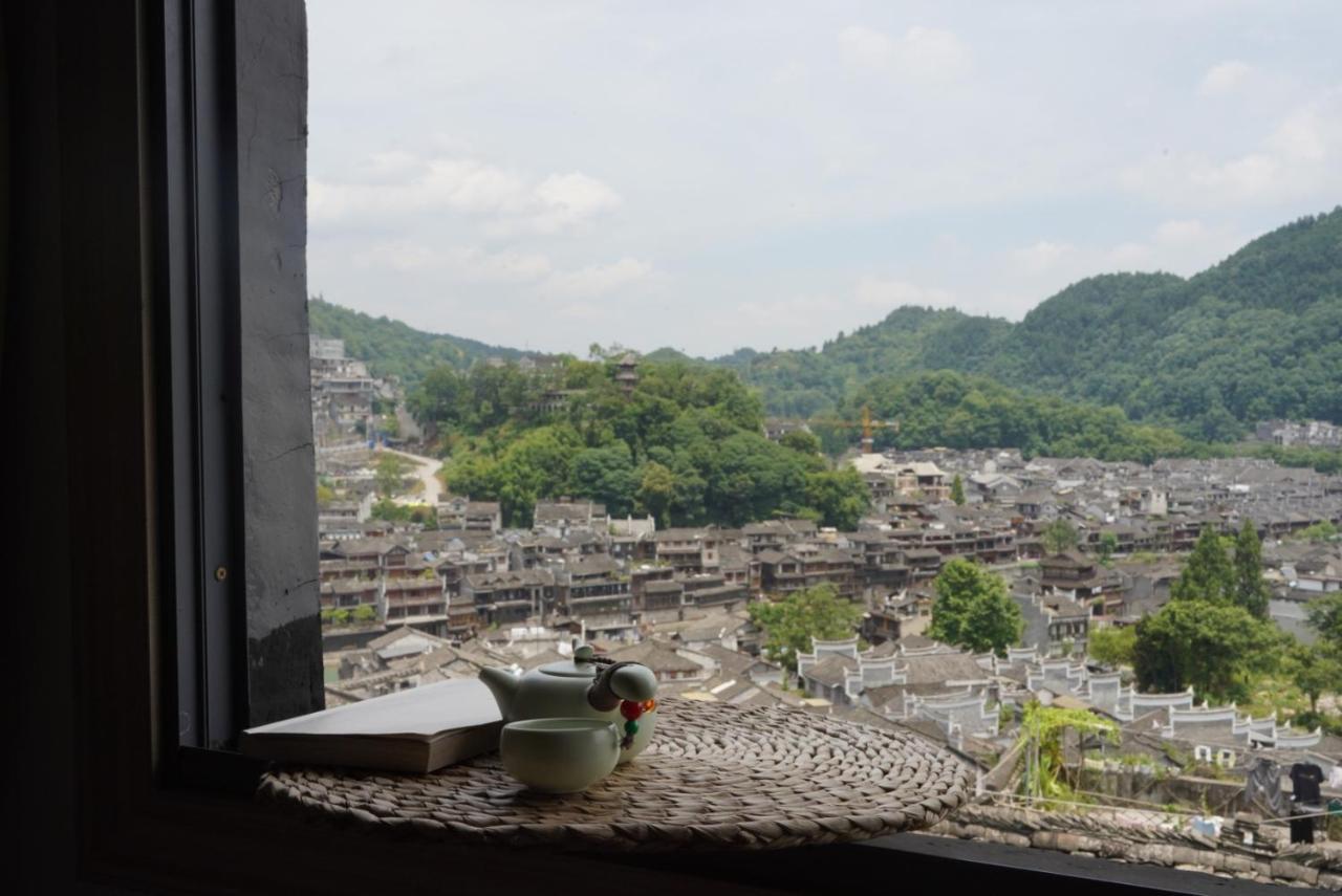 Hotel Yun 起 Iju 庭院 观 Jing 民宿 Fenghuang Exterior foto